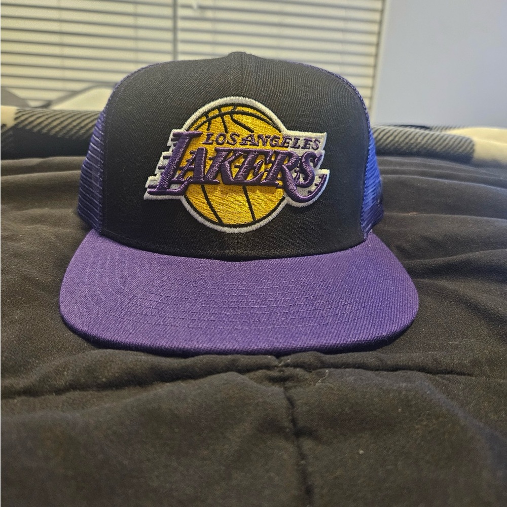 Los Angeles Lakers Trucker Hat